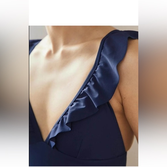 NWT Boden Palermo Ruffle V Swimsuit Hot Deal 🔥SIZE 10 .C23 - Picture 4 of 7